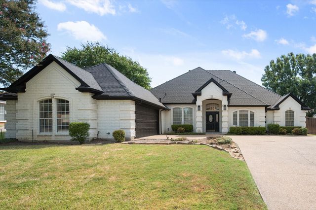 812 Turnberry Drive, Mansfield, TX 76063