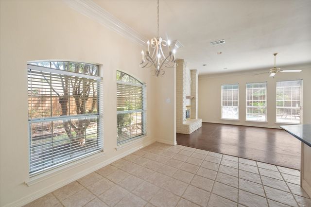 812 Turnberry Drive, Mansfield, TX 76063