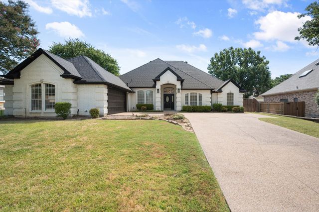 812 Turnberry Drive, Mansfield, TX 76063