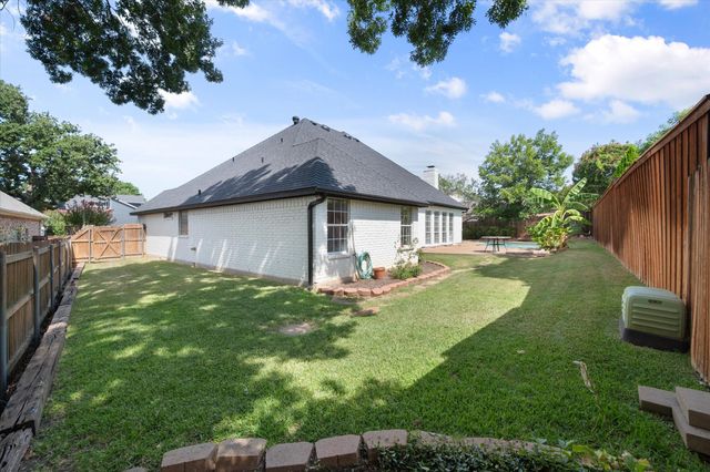812 Turnberry Drive, Mansfield, TX 76063