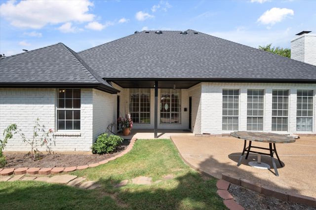 812 Turnberry Drive, Mansfield, TX 76063