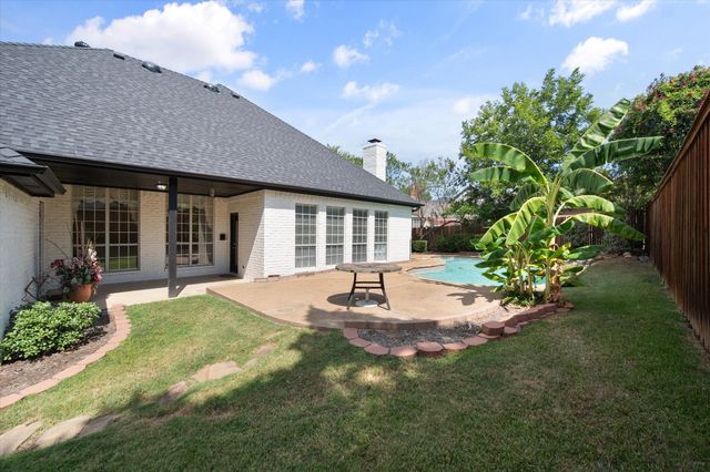 812 Turnberry Drive, Mansfield, TX 76063