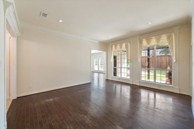 812 Turnberry Drive, Mansfield, TX 76063