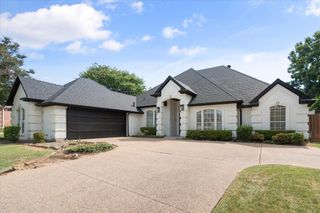 812 Turnberry Drive, Mansfield, TX 76063