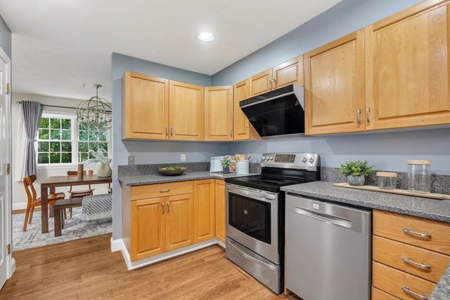 45 Bishops Forest Dr 45, Waltham, MA 02452