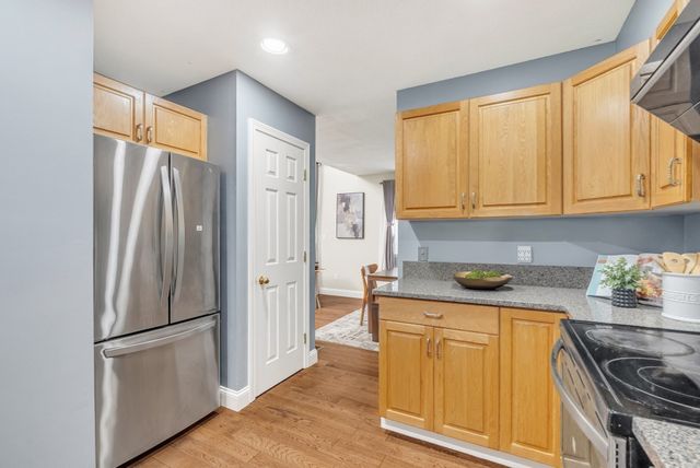 45 Bishops Forest Dr 45, Waltham, MA 02452
