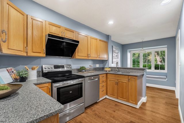 45 Bishops Forest Dr 45, Waltham, MA 02452