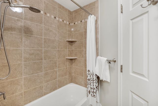 45 Bishops Forest Dr 45, Waltham, MA 02452