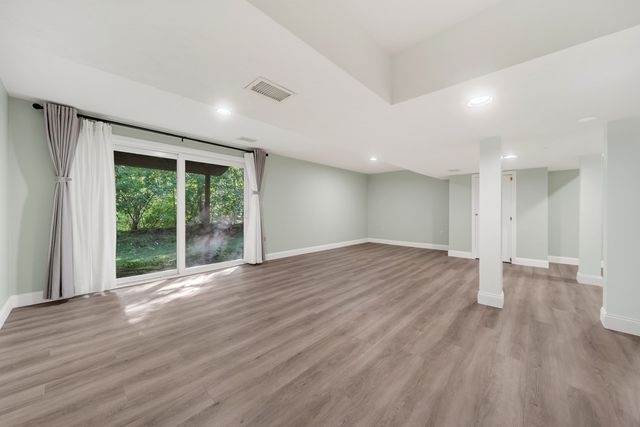 45 Bishops Forest Dr 45, Waltham, MA 02452