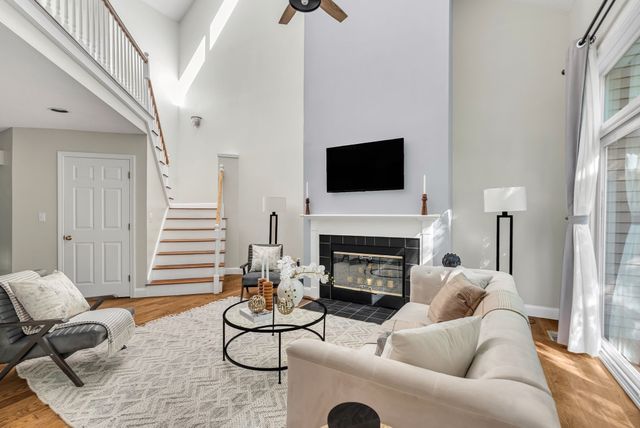 45 Bishops Forest Dr 45, Waltham, MA 02452