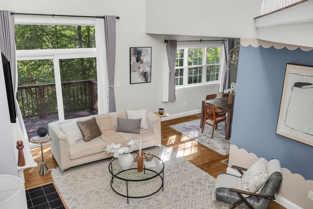 45 Bishops Forest Dr 45, Waltham, MA 02452