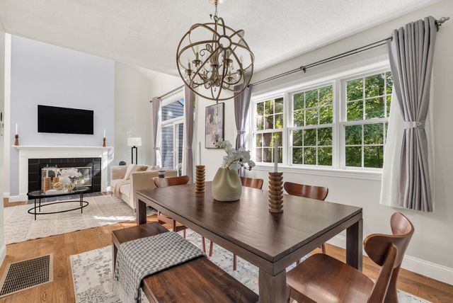 45 Bishops Forest Dr 45, Waltham, MA 02452