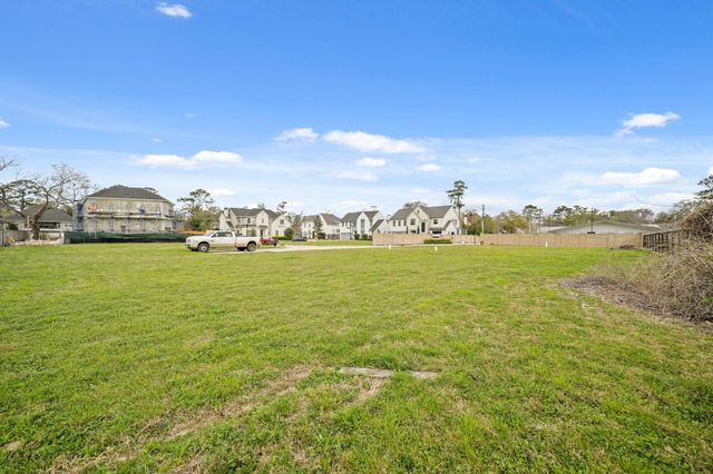 1202 Hilshire Villa Drive, Hilshire Village, TX 77055