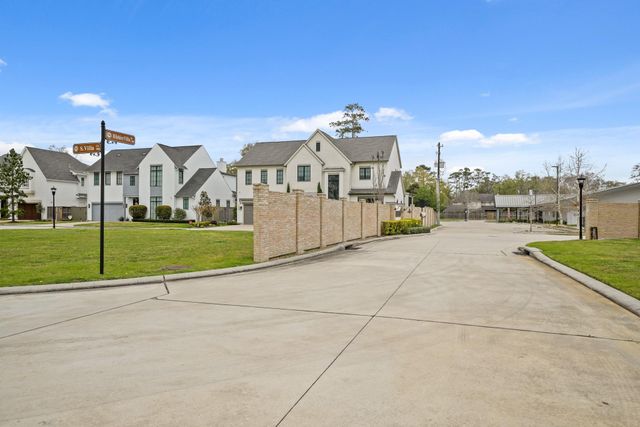 1202 Hilshire Villa Drive, Hilshire Village, TX 77055