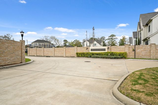 1202 Hilshire Villa Drive, Hilshire Village, TX 77055