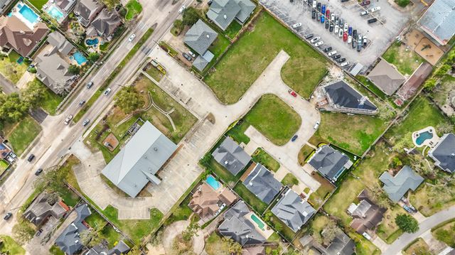 1202 Hilshire Villa Drive, Hilshire Village, TX 77055