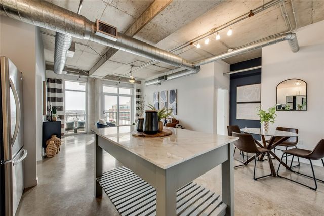 1001 Belleview Street 703, Dallas, TX 75215