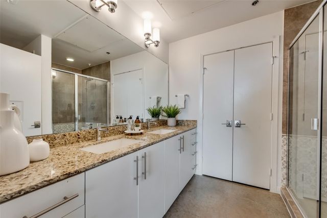 1001 Belleview Street 703, Dallas, TX 75215