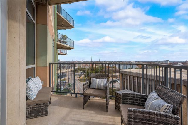 1001 Belleview Street 703, Dallas, TX 75215