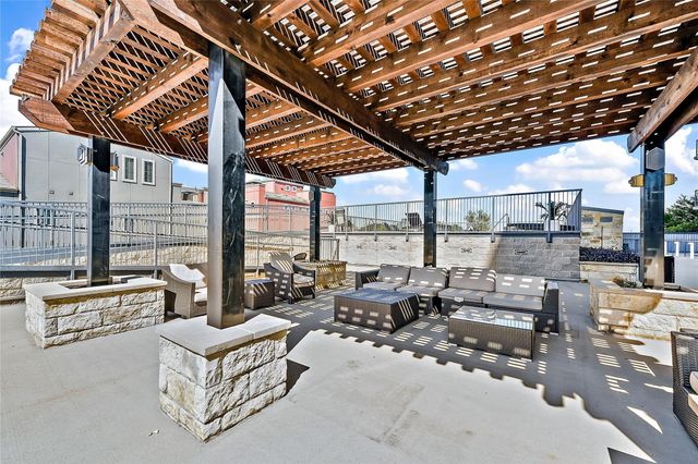 1001 Belleview Street 703, Dallas, TX 75215