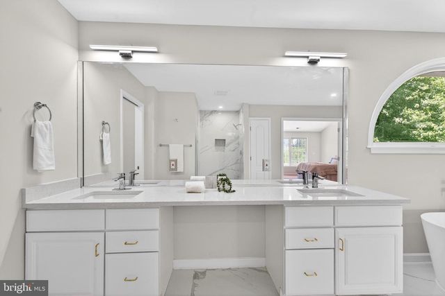 9312 FOX RUN DR, Clinton, MD 20735