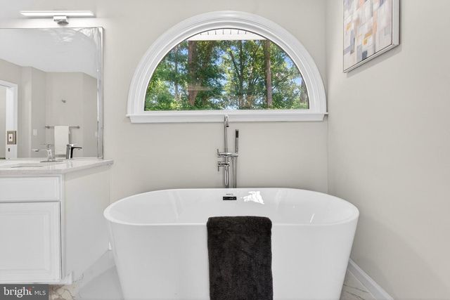 9312 FOX RUN DR, Clinton, MD 20735