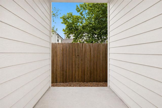 913 Oak Street B, Houston, TX 77018