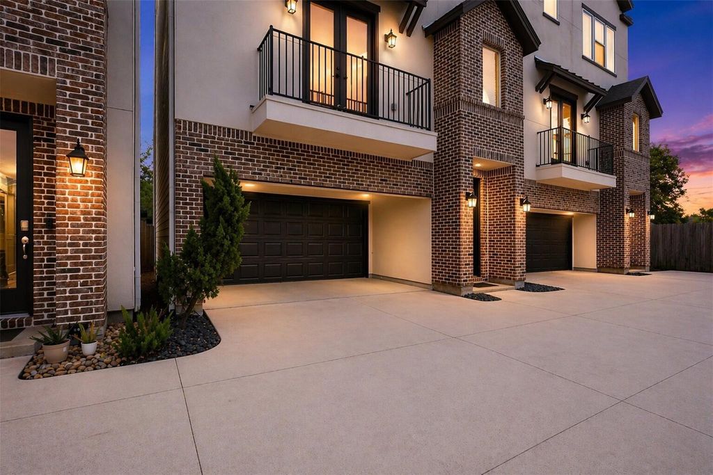 913 Oak Street B, Houston, TX 77018