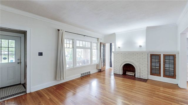 2215 Eldred Avenue, Lakewood, OH 44107