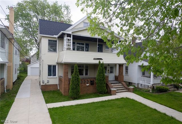 2215 Eldred Avenue, Lakewood, OH 44107