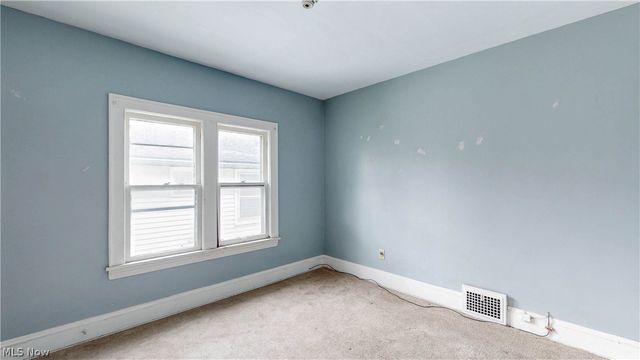 2215 Eldred Avenue, Lakewood, OH 44107
