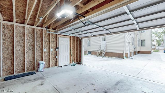 2215 Eldred Avenue, Lakewood, OH 44107