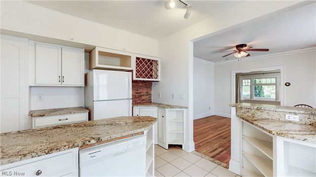 2215 Eldred Avenue, Lakewood, OH 44107