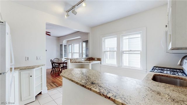 2215 Eldred Avenue, Lakewood, OH 44107