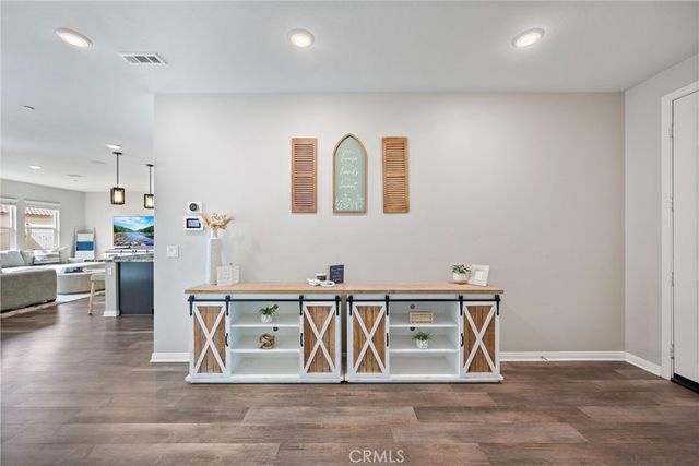 24572 Acadia Drive, Corona, CA 92883