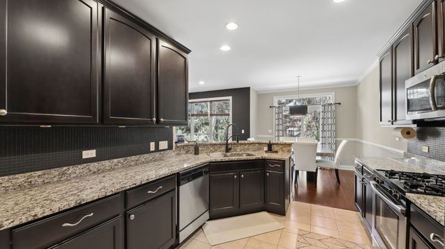 2466 Nicola Court, Addison, IL 60101