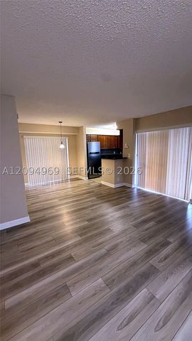 7640 Westwood Dr 406, Tamarac, FL 33321