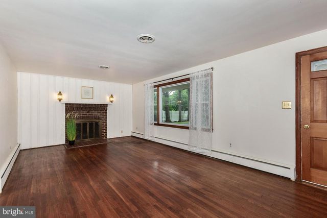 2570 DEER PARK RD, Finksburg, MD 21048
