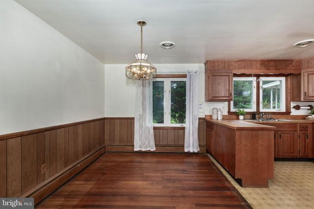 2570 DEER PARK RD, Finksburg, MD 21048