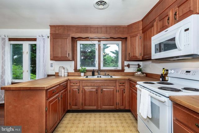 2570 DEER PARK RD, Finksburg, MD 21048
