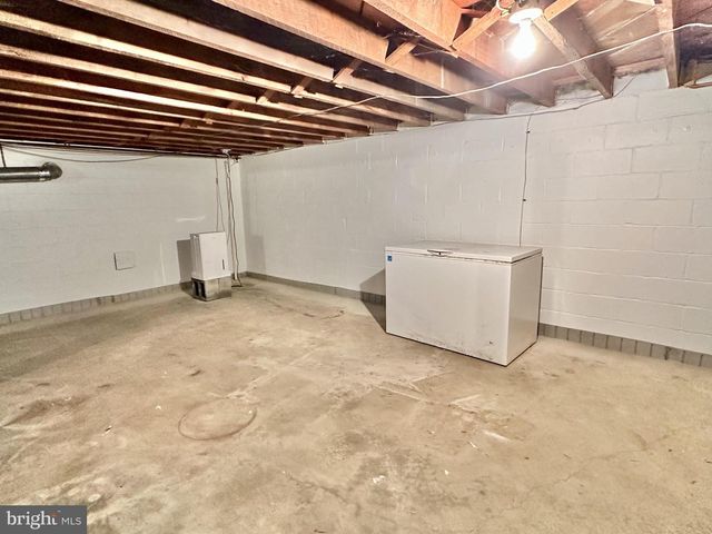 2570 DEER PARK RD, Finksburg, MD 21048