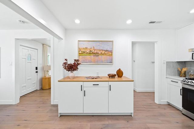 531 Flynn Avenue, Redwood City, CA 94063
