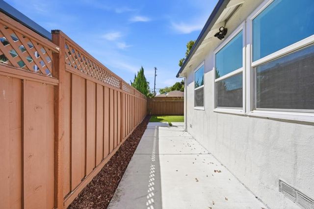 531 Flynn Avenue, Redwood City, CA 94063