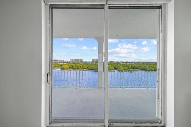 2155 Ibis Isle Road Ph 3, Palm Beach, FL 33480