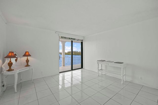 2155 Ibis Isle Road Ph 3, Palm Beach, FL 33480