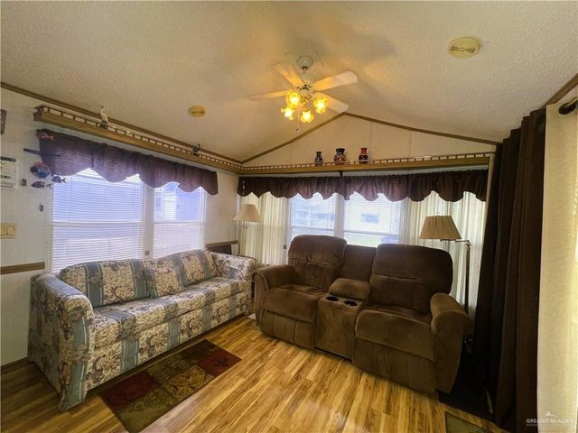 11 London Avenue, Mission, TX 78572