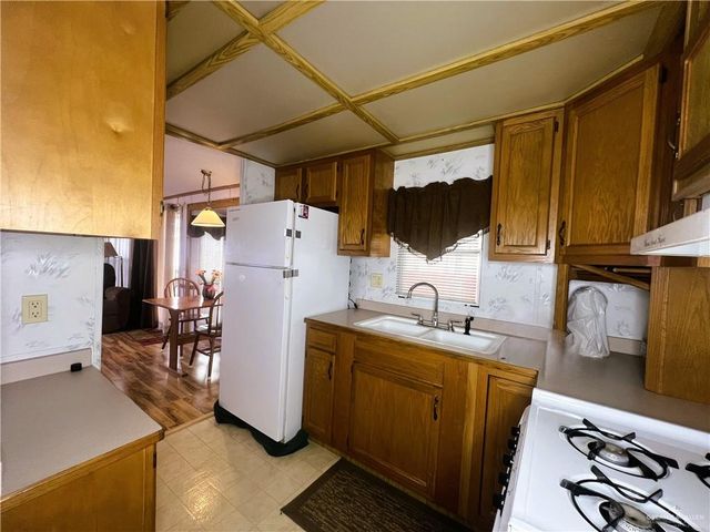 11 London Avenue, Mission, TX 78572