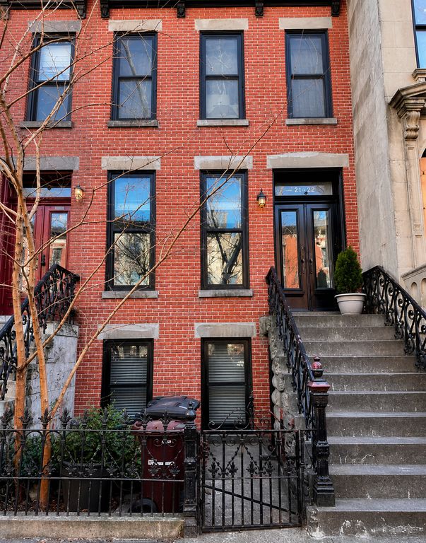 21-22 45th Avenue, New York City, NY 11101