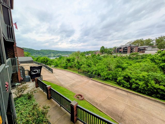 150 Sunken Forest Dr. 8-210, Forsyth, MO 65653