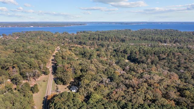 2330 Sabinetown Road, Hemphill, TX 75948